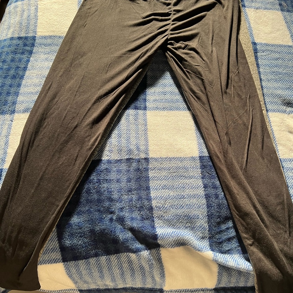 (2) pack of thinner leggings, size 1X - Picture 2 of 3